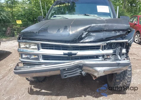 1997 Chevrolet Tahoe z USA, uszkodzony, nr VIN 3GNEC18R4VG123977